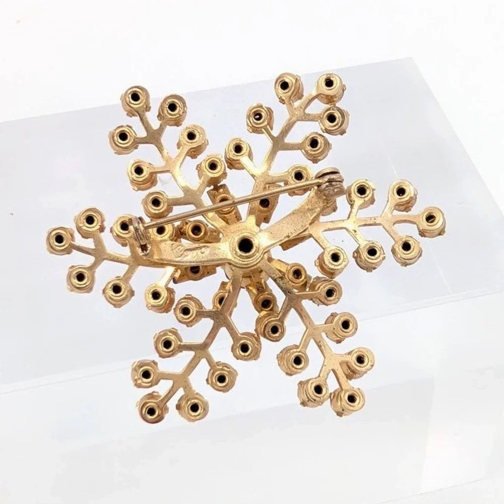 VTG Coro Snowflake Starburst 3D Brooch Pin Purple Rhinestone Gold Tone MCM
